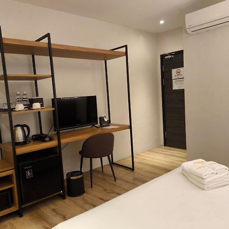 Roxy Hotel Padungan Kuching Extérieur photo