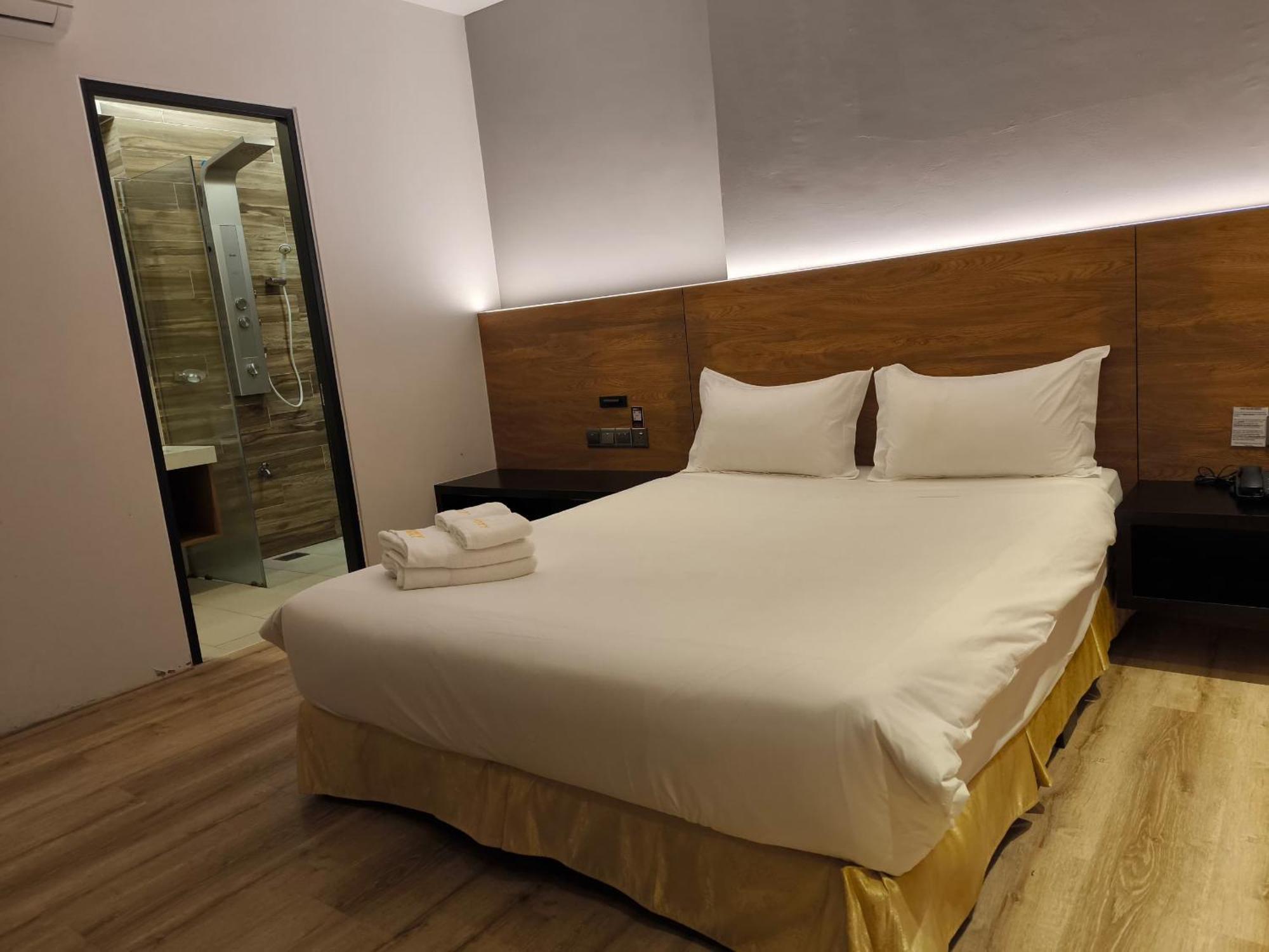 Roxy Hotel Padungan Kuching Extérieur photo