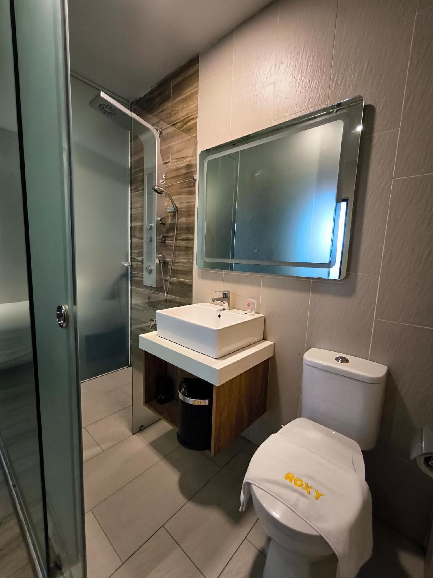 Roxy Hotel Padungan Kuching Extérieur photo