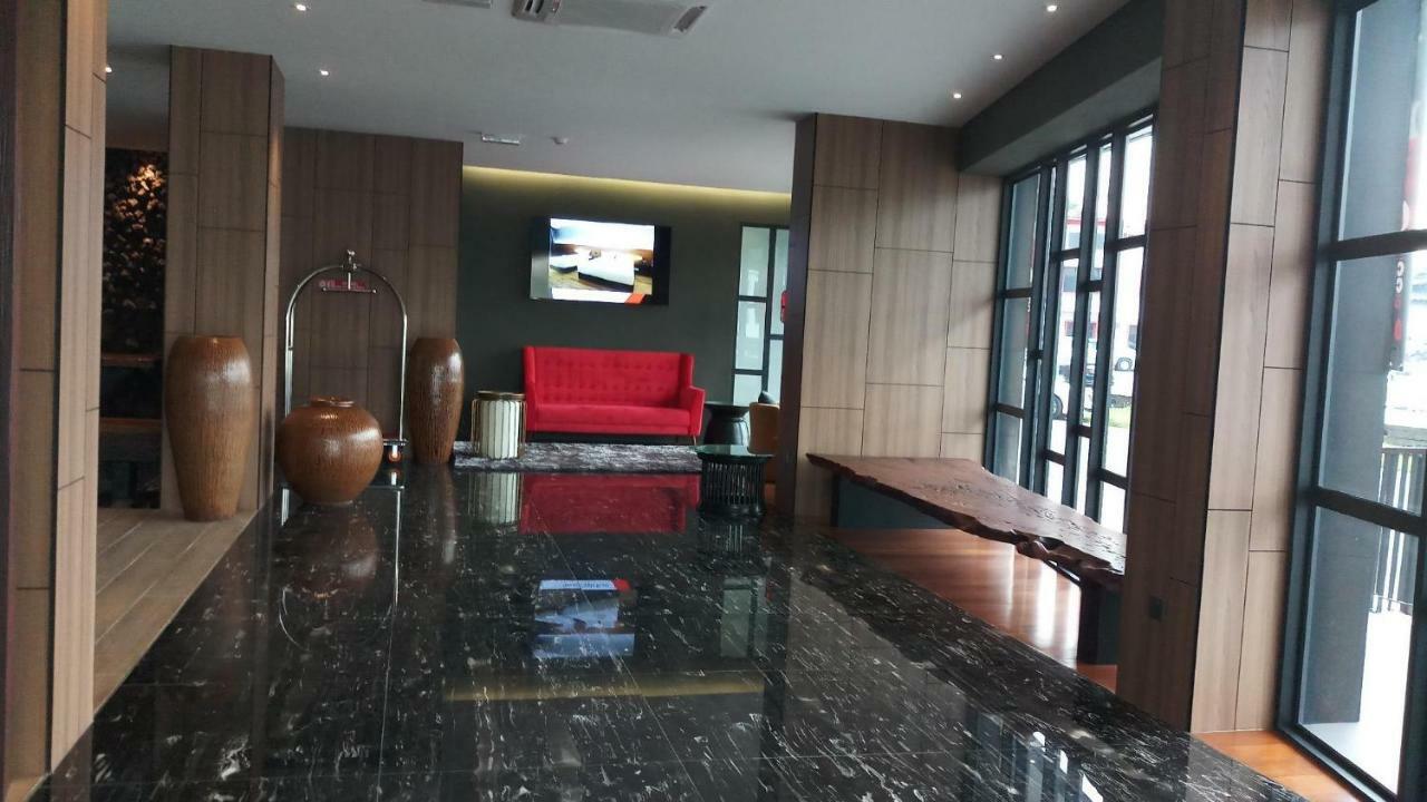 Roxy Hotel Padungan Kuching Extérieur photo