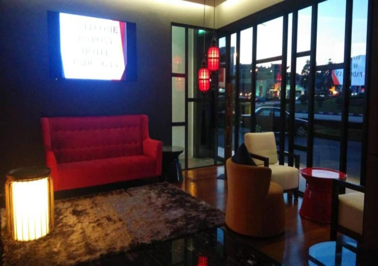 Roxy Hotel Padungan Kuching Extérieur photo